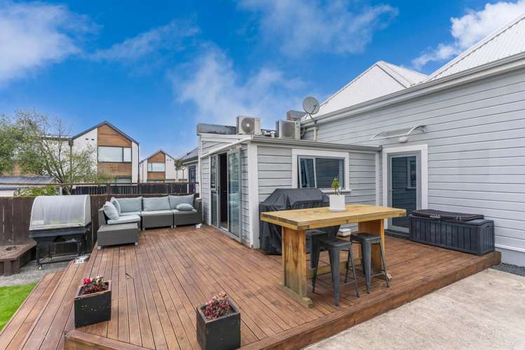 2 Baker Street Caversham_21