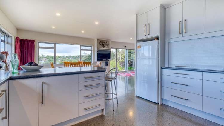 8 Harrys Lane Pukenui_7