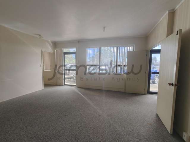 102 Henderson Valley Road Henderson_2