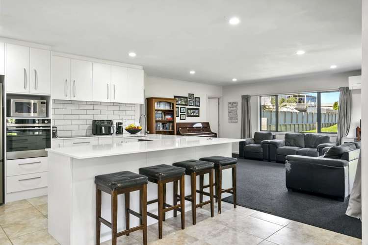 2/29 Sunset Street Hilltop_8