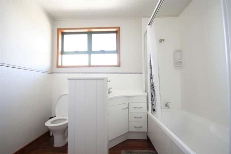 114 Saint Patricks Row Whangamata_15