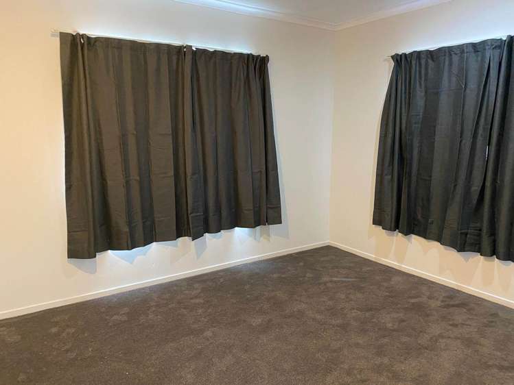 65 Burbank Avenue Clendon Park_13