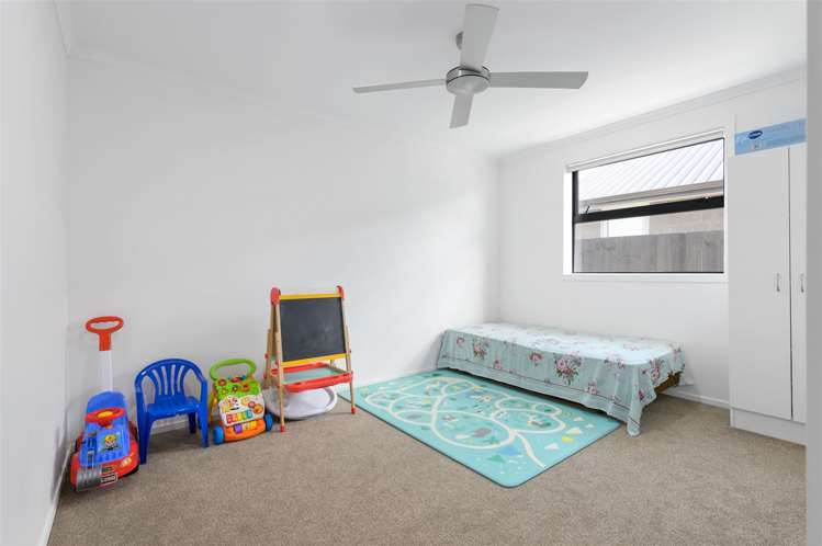 16 Inuwai Street Glenview_16