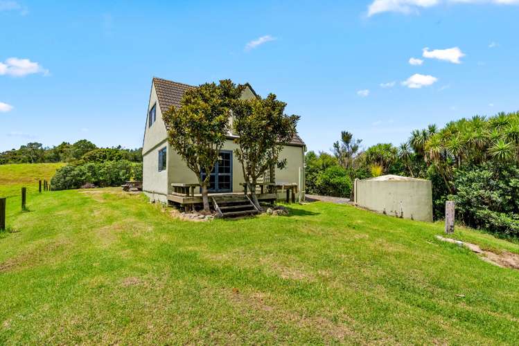 65 M Greenwood Road Leigh_21