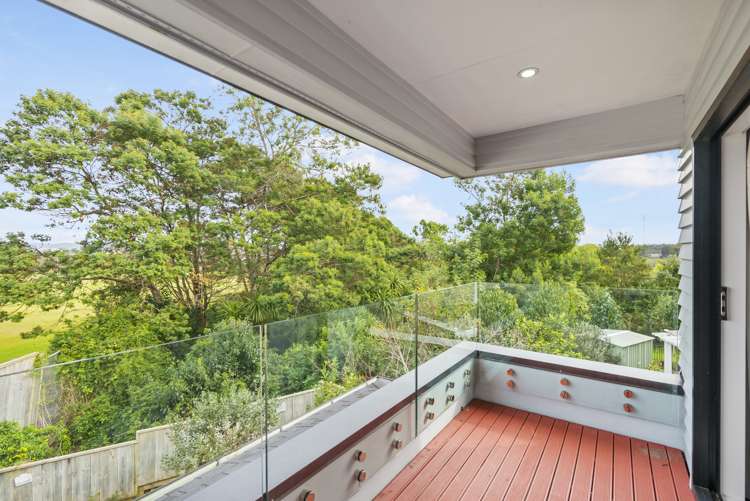 10 Celsmere Lane Te Atatu Peninsula_11