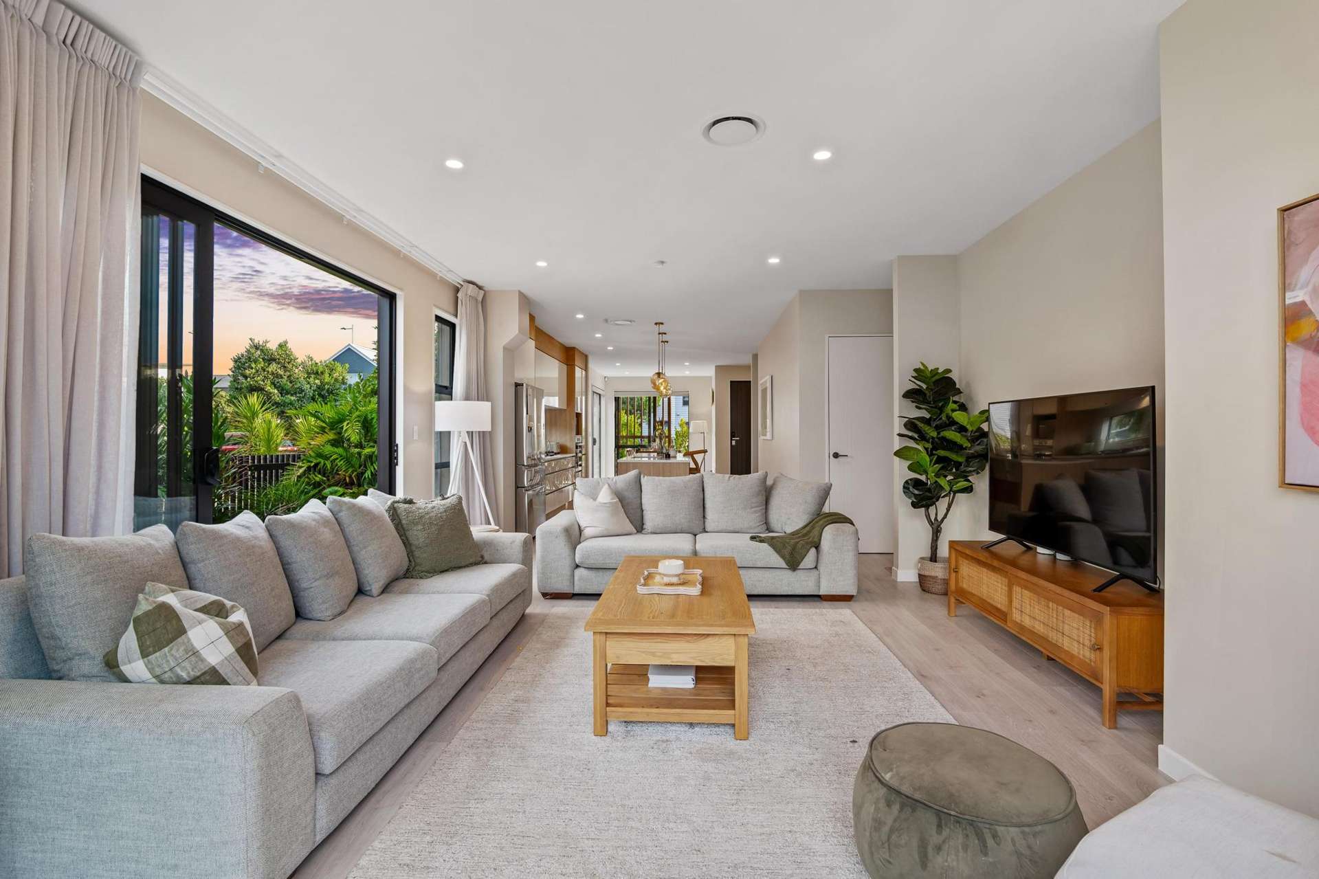 64 Glidepath Road Hobsonville_0