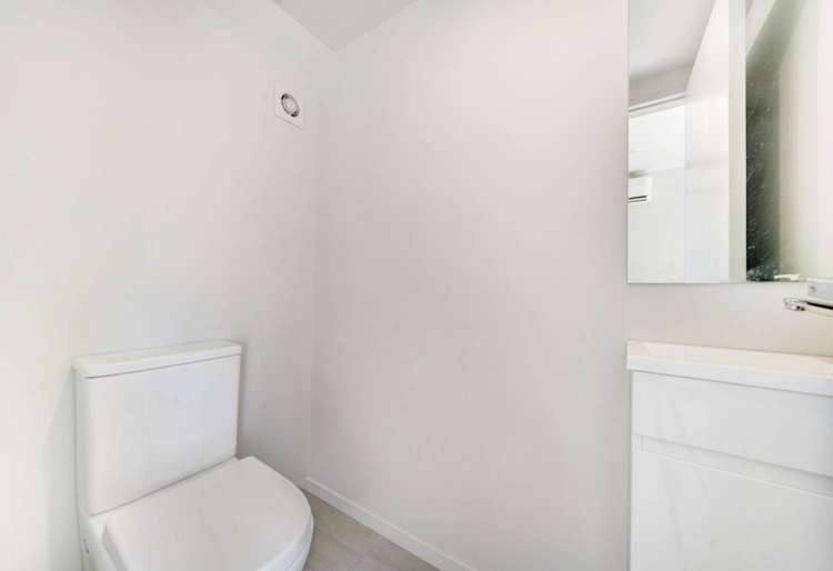 1/15 Rush Place Mangere East_9