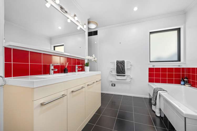 61 Somerton Drive Huntington_16