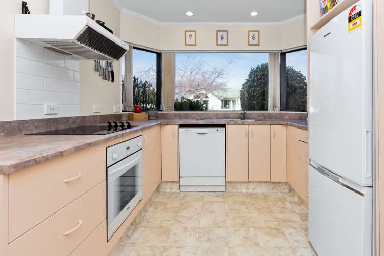 34 Kensington Drive Taradale_2