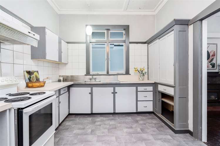 13 Apirana Avenue Regent_16