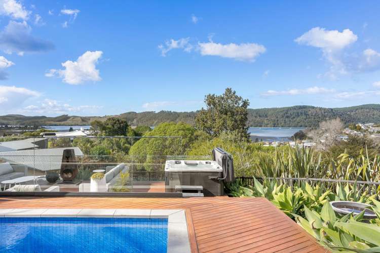17 Governors Heights Whangamata_8