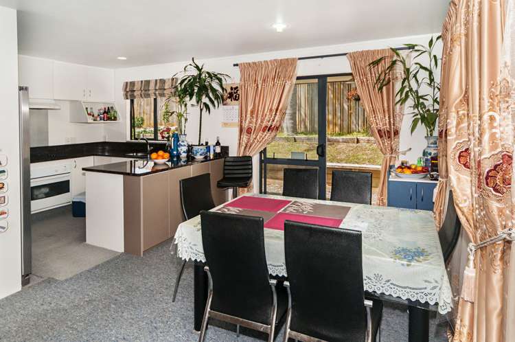 18 Walter Little Way Flat Bush_14