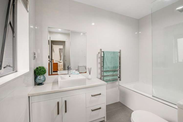 294 Alec Craig Way Gulf Harbour_13