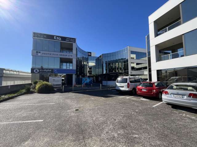 Modern Fitted Ellerslie Office