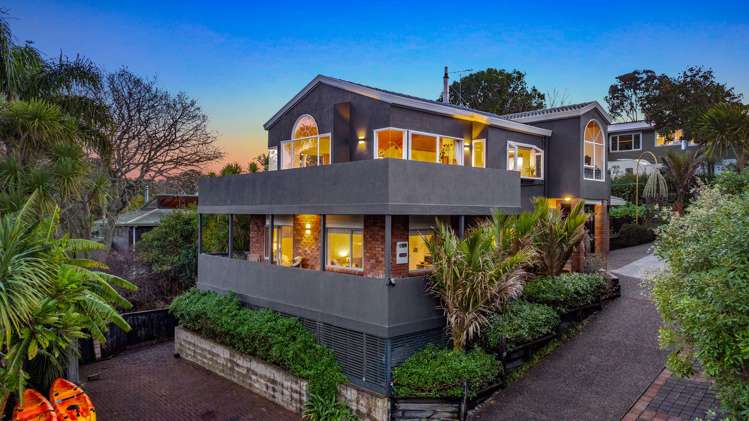 2/962 Beach Road Torbay_19