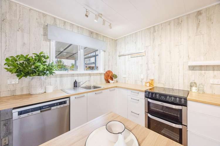 8 Crichton Place Taradale_5