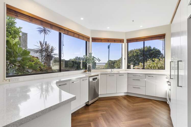 14 Danica Esplanade Te Atatu Peninsula_14