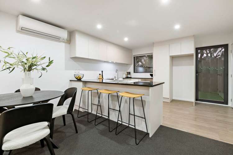 7b Mavis Place Beach Haven_12