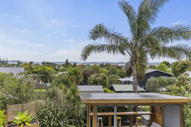 17 Shelly Bay Road Beachlands_11