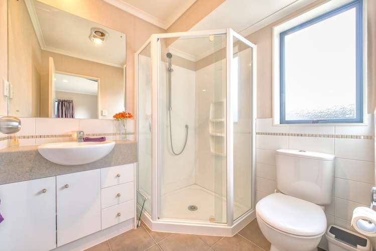 14 Belfry Place Wattle Downs_10