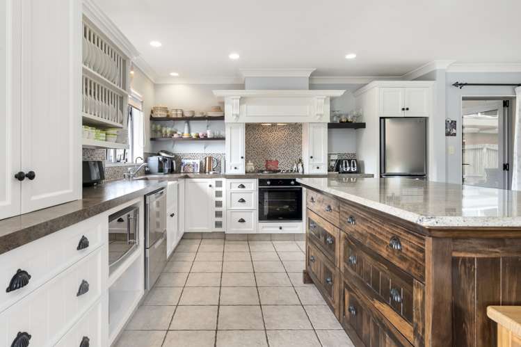 5 Hayward Rise Owhata_5