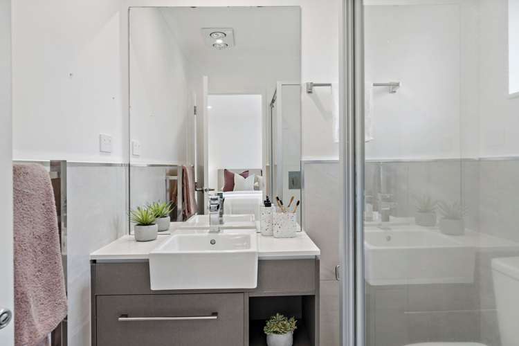 81 Mackay Drive Greenhithe_16