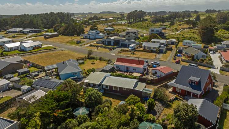 8 Taonui Street Waitarere Beach_25