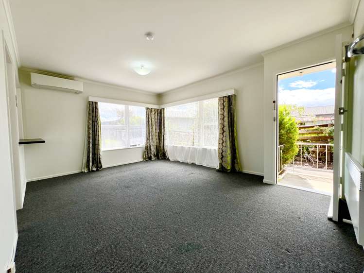 2/8 Chartwell Avenue Glenfield_4