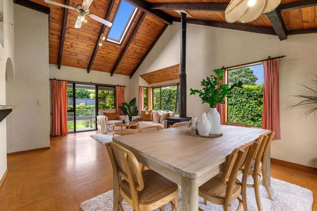 8 Sunny Bay Road Matua_2