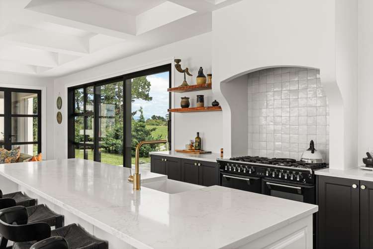 83 Charles Robert Drive Kahutara_4