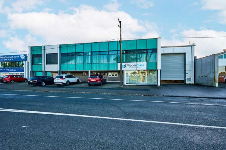 17-18 Marine Parade Petone_1