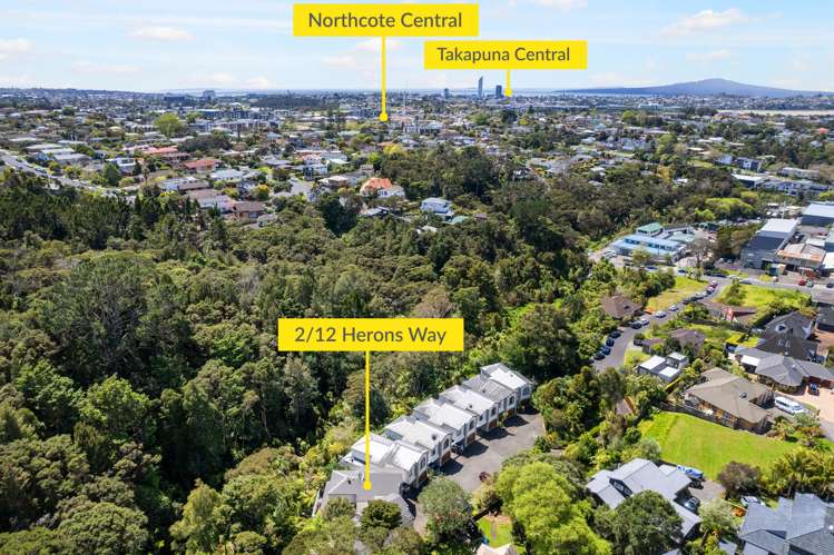 2/12 Herons Way Northcote_16