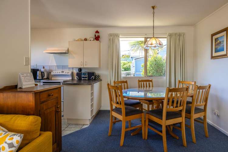 38 Ocean Road Surfdale_8