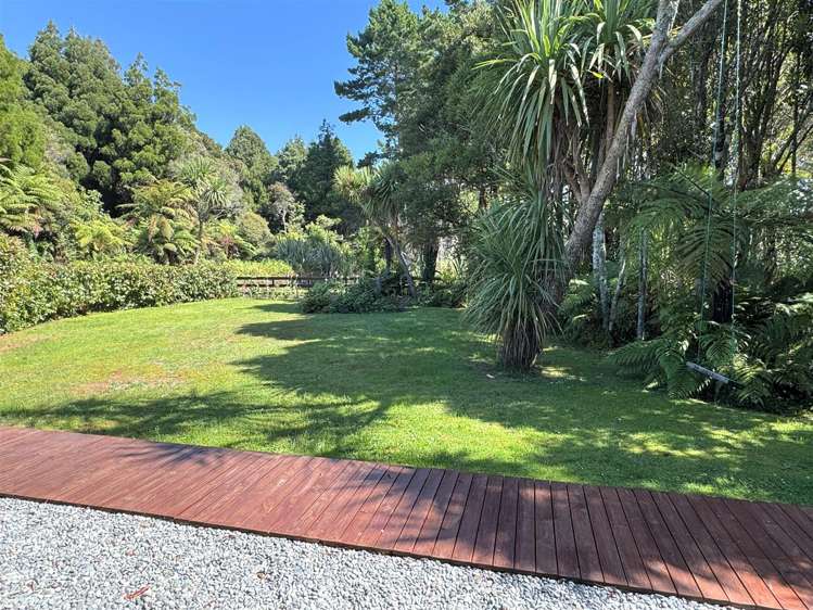 23 Pandora Avenue Camerons_23