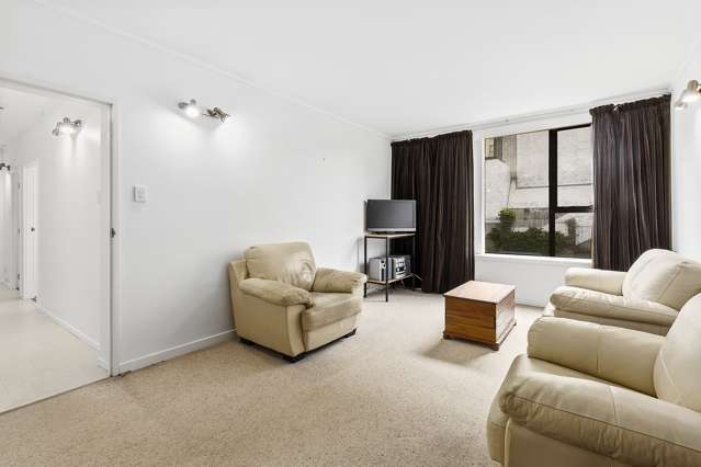 12/70 Hobson Street Thorndon_4