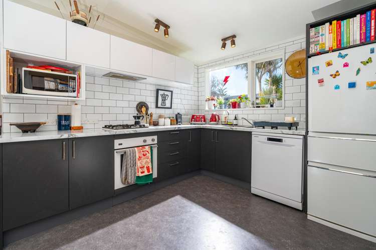 187 Queens Drive_2