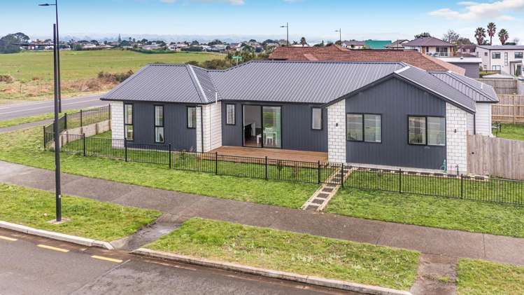 2 Poutawa Lane Clarks Beach_23