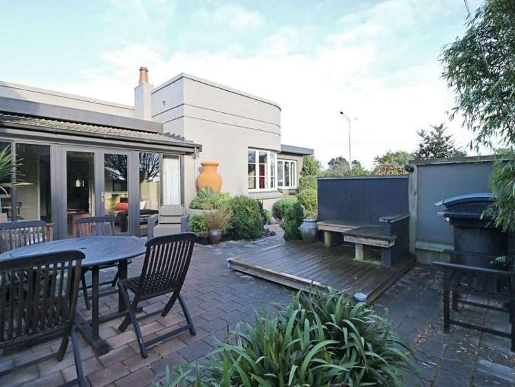 379 Queens Drive Windsor_17