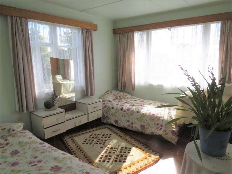 4 George Street Pahiatua_7