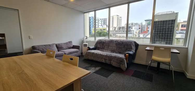 2F/107 Manners Street Te Aro_1