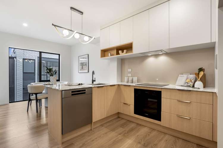 2/36 Thatcher Street_3