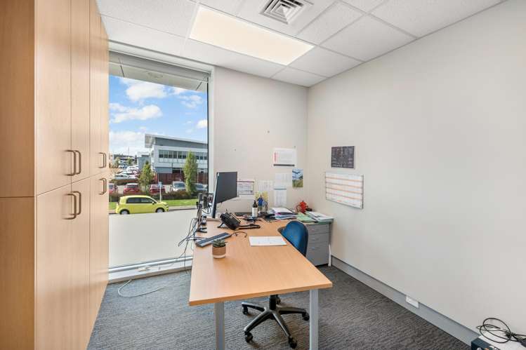 First floor, 567 Wairakei Road Burnside_4