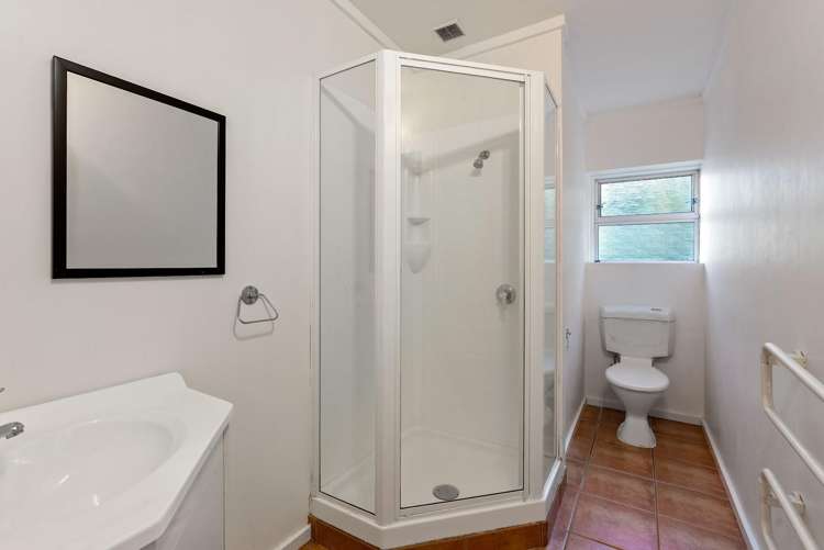 1 Fyvie Avenue Tawa_18