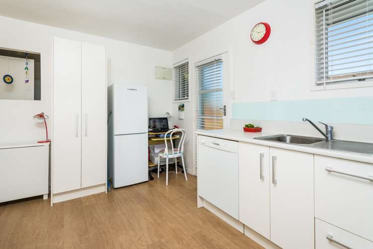 1/18 Tamahere Drive Glenfield_13