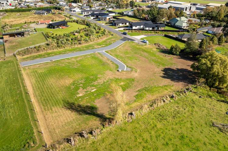 Constitution Avenue Milton_10