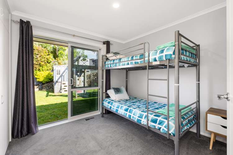 2/6 Armstrong Grove Hilltop_7