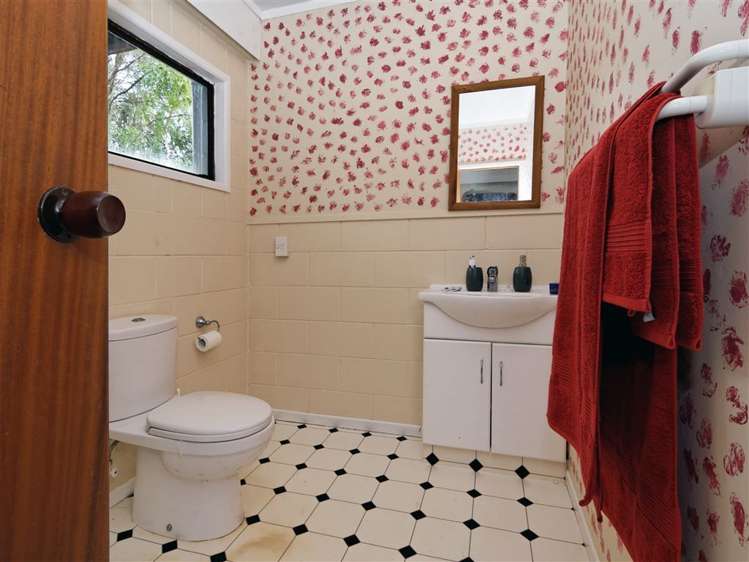 17 Easter Parade Glen Eden_18