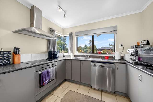 1a Daffodil Grove Carterton_2