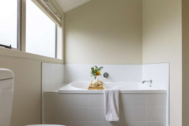 2/745 Acacia Bay Road Acacia Bay_27