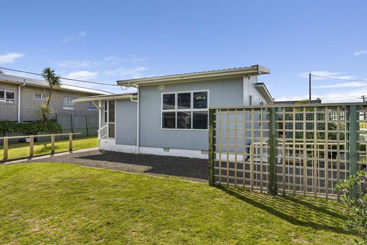 29 Raukawa Street Himatangi Beach_18